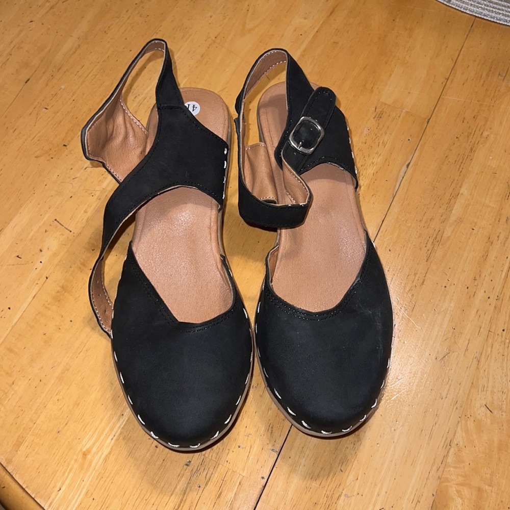 Suede platform sandals
